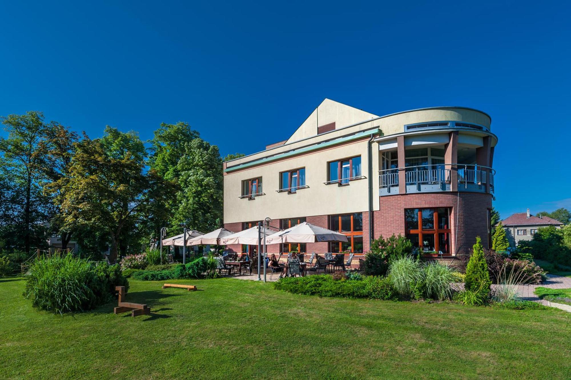 April Hotel Panorama Rychnov nad Kneznou Zewnętrze zdjęcie